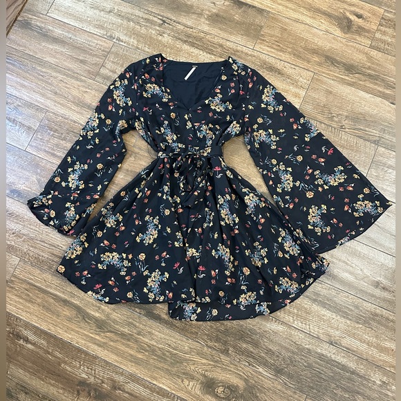 Free People Chiffon Lilou Dress in Black Print XS - Picture 4 of 11